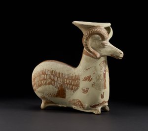 Couchant Ram Vase（ペイントテラコッタ）